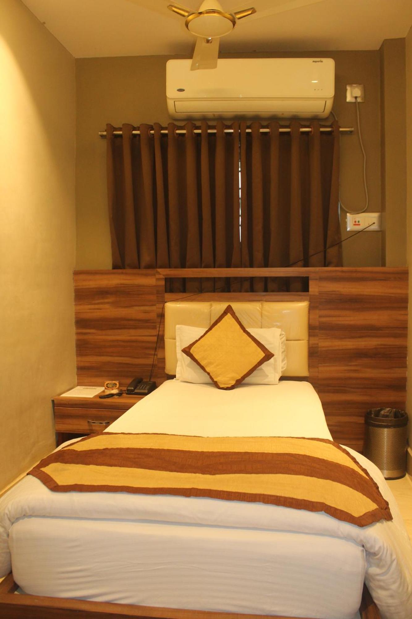 Hotel Oishi Plaza Mukutmanipur Екстер'єр фото