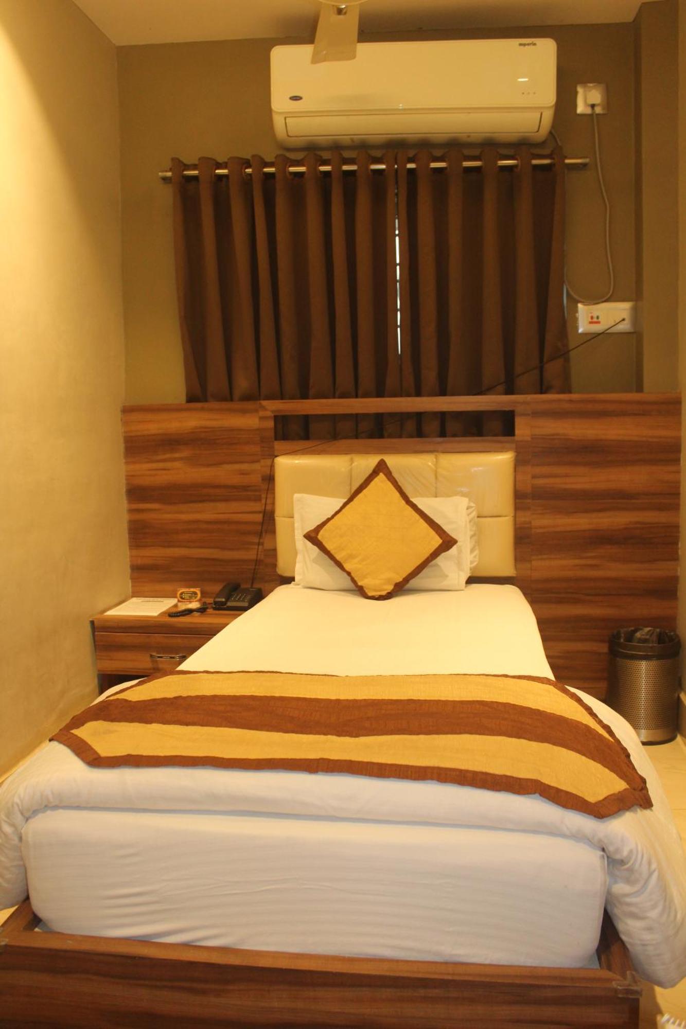 Hotel Oishi Plaza Mukutmanipur Екстер'єр фото