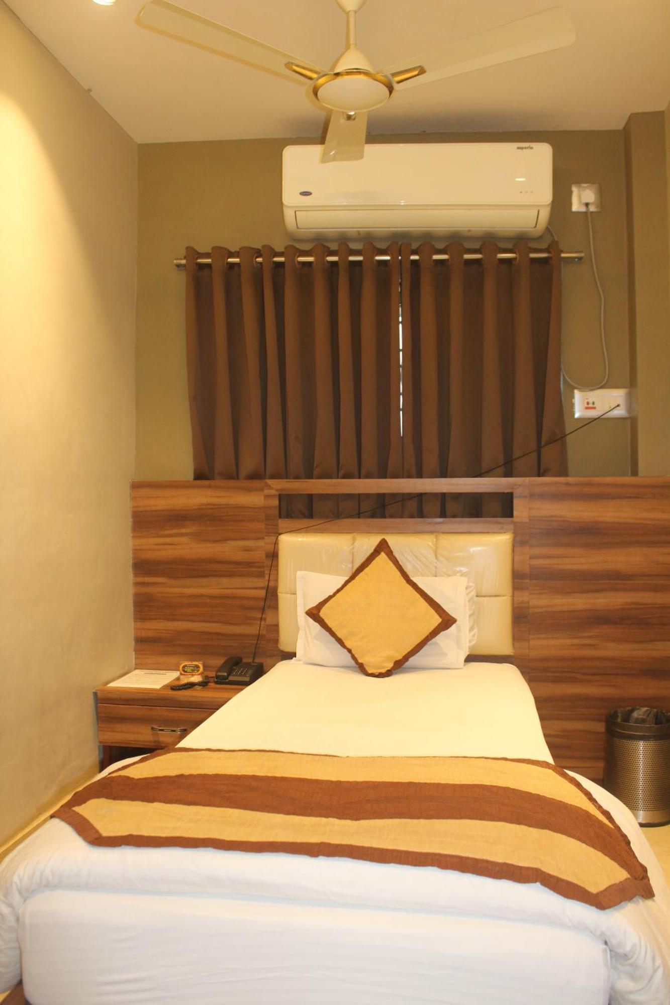 Hotel Oishi Plaza Mukutmanipur Екстер'єр фото