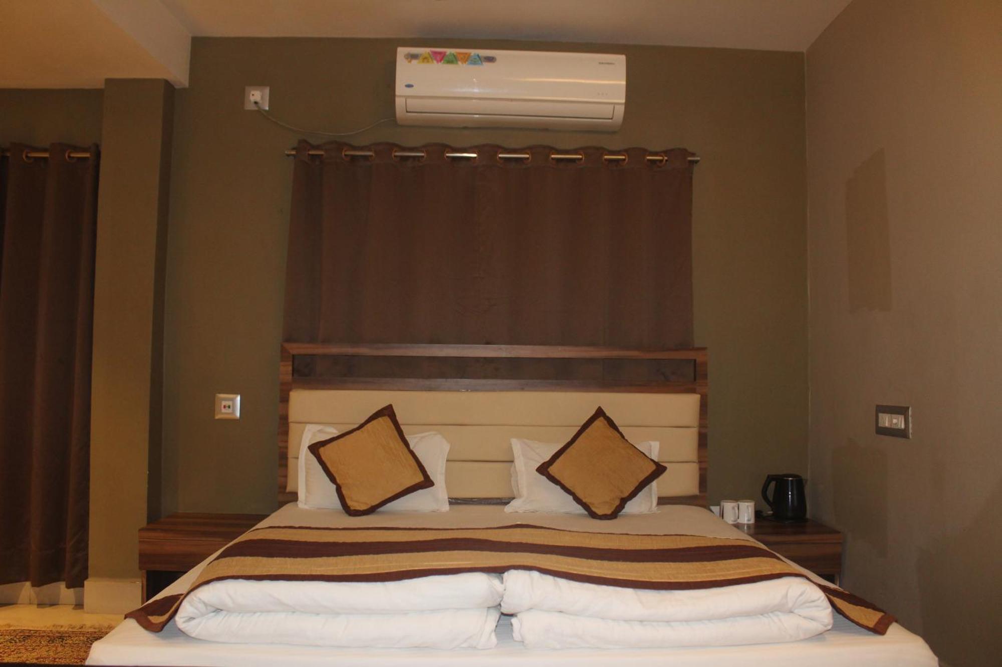 Hotel Oishi Plaza Mukutmanipur Екстер'єр фото