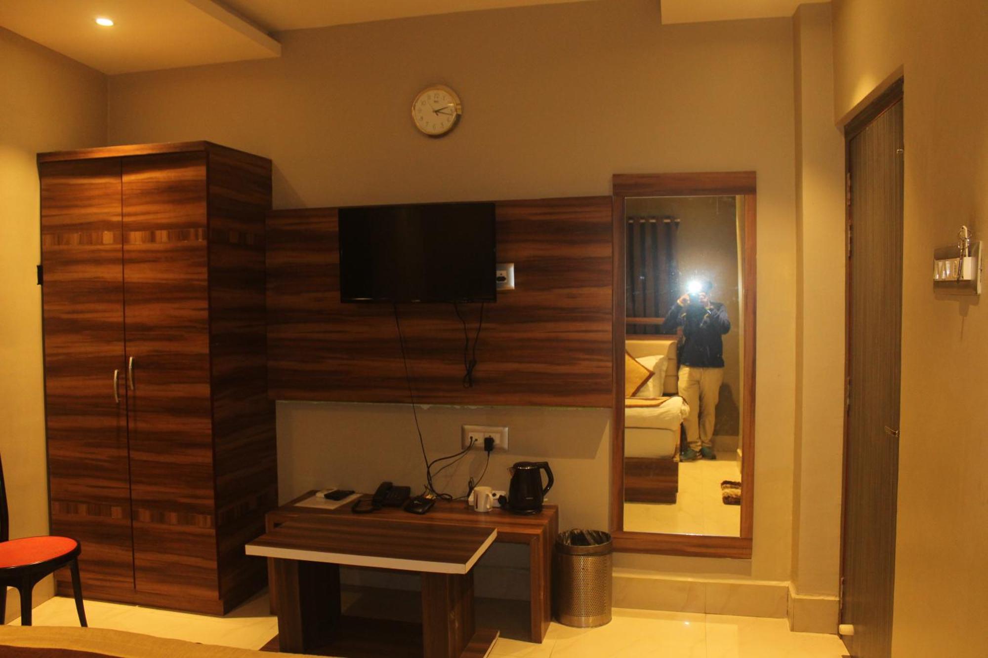 Hotel Oishi Plaza Mukutmanipur Екстер'єр фото