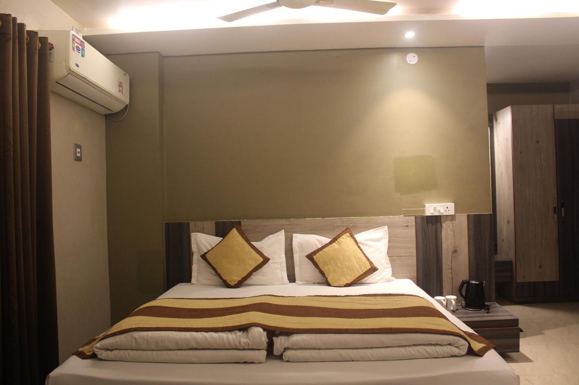 Hotel Oishi Plaza Mukutmanipur Екстер'єр фото
