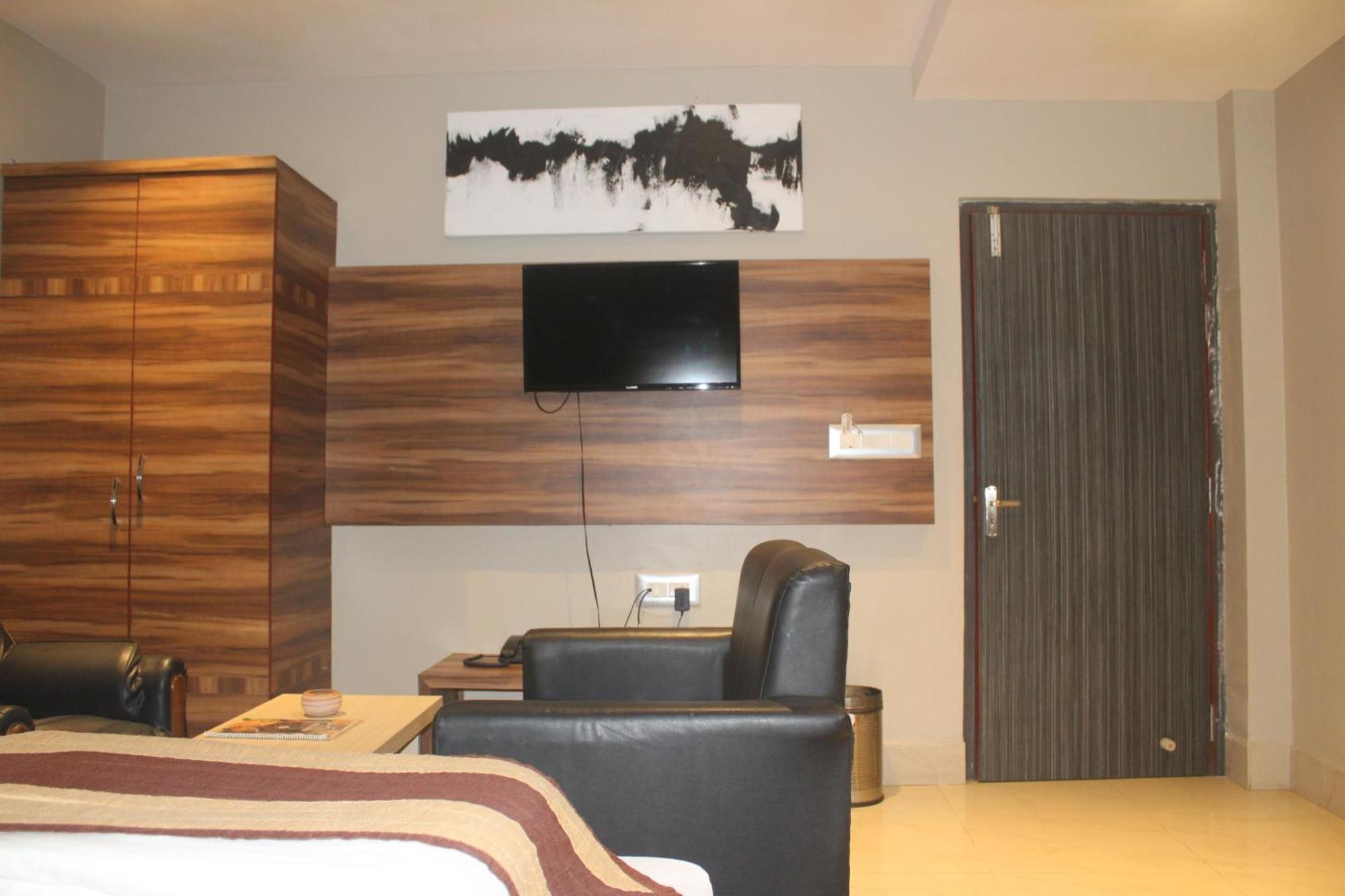 Hotel Oishi Plaza Mukutmanipur Екстер'єр фото
