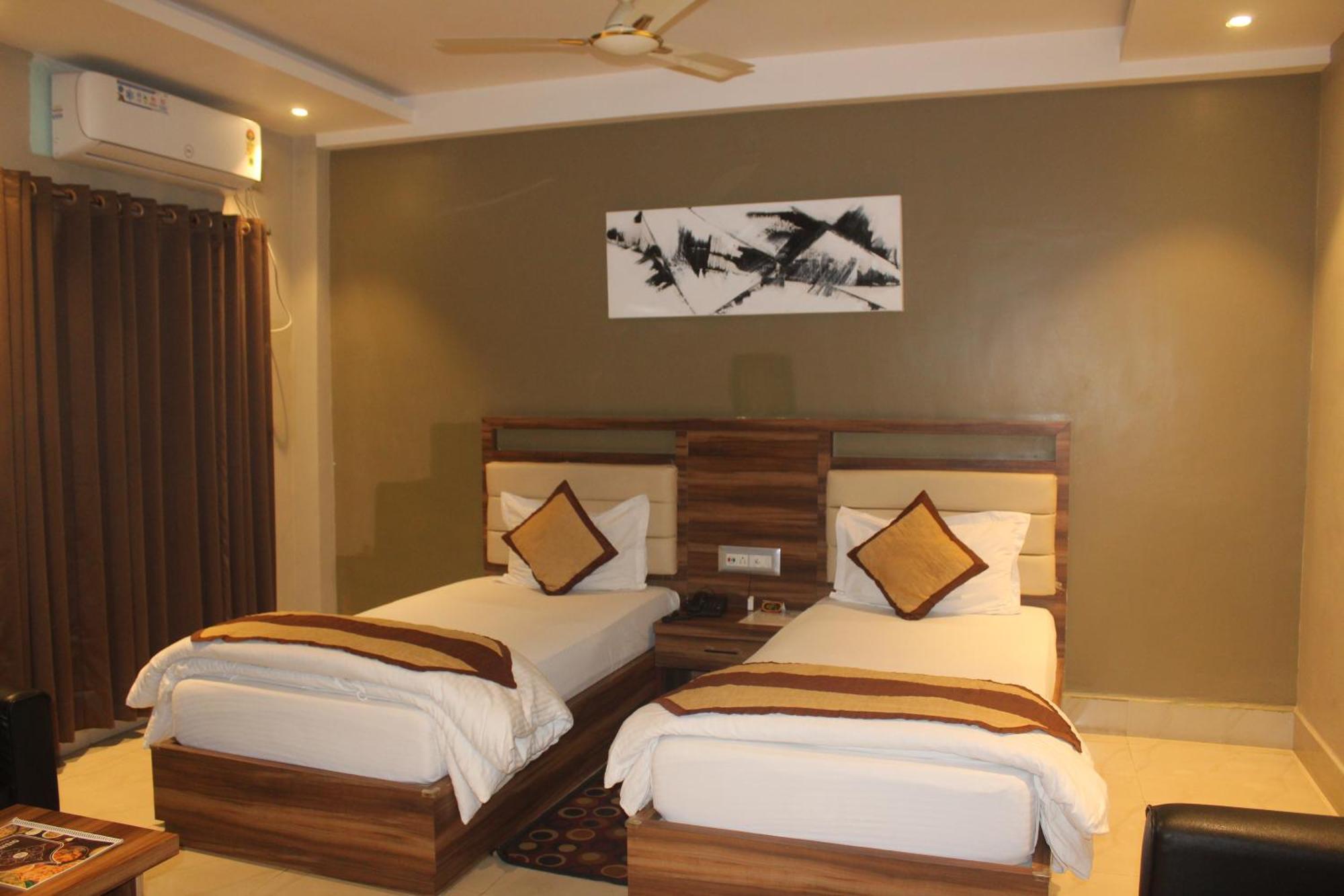 Hotel Oishi Plaza Mukutmanipur Екстер'єр фото
