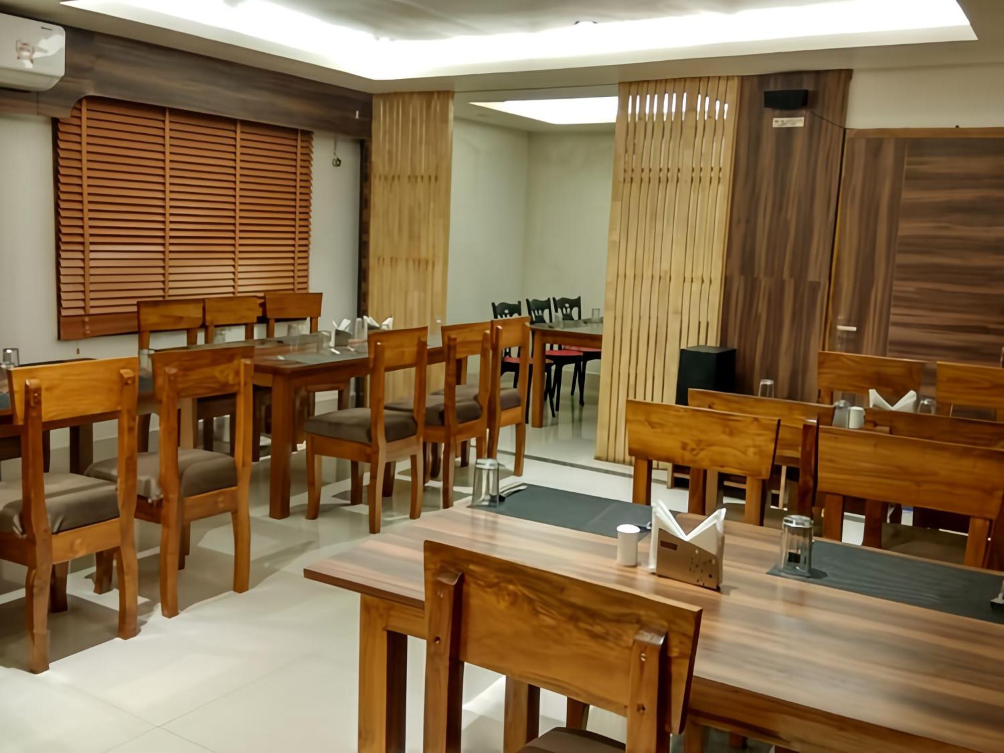 Hotel Oishi Plaza Mukutmanipur Екстер'єр фото