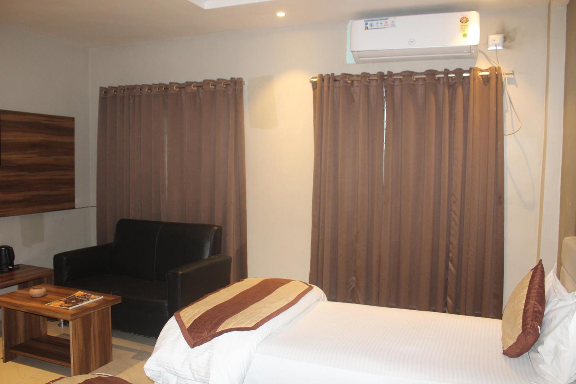 Hotel Oishi Plaza Mukutmanipur Екстер'єр фото